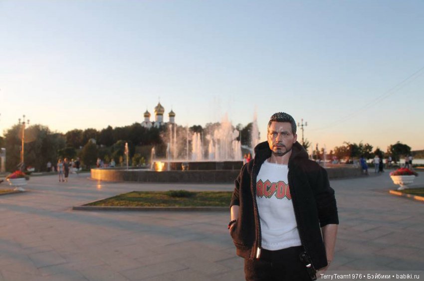 Железный человек: приключения без брони. Геройские каникулы