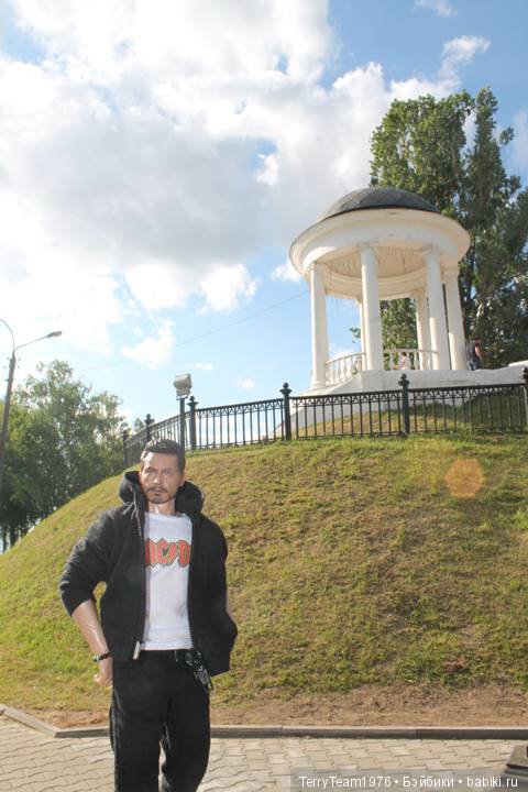 Железный человек: приключения без брони. Геройские каникулы