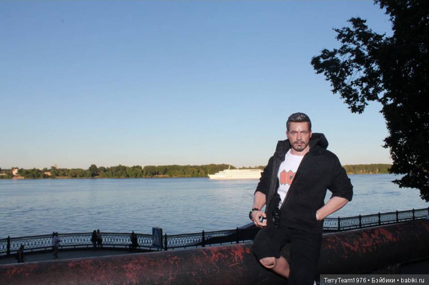 Железный человек: приключения без брони. Геройские каникулы