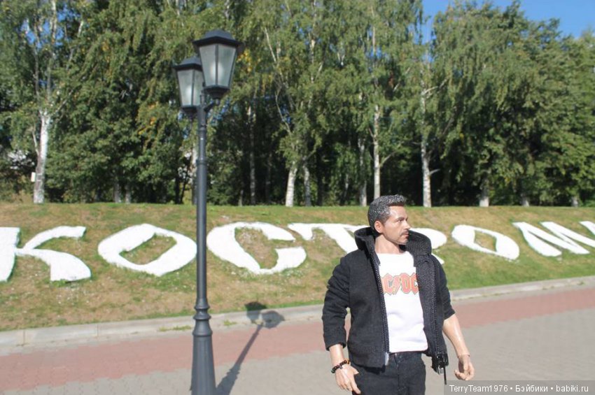 Железный человек: приключения без брони. Геройские каникулы