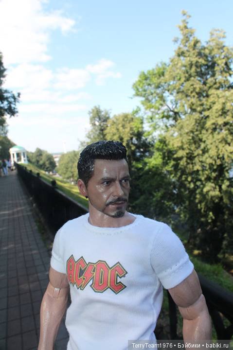 Железный человек: приключения без брони. Геройские каникулы