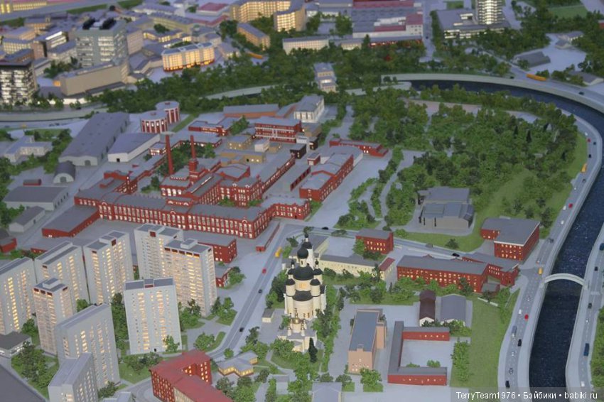 Железный человек: приключеня без брони. Макет Москвы на ВДНХ