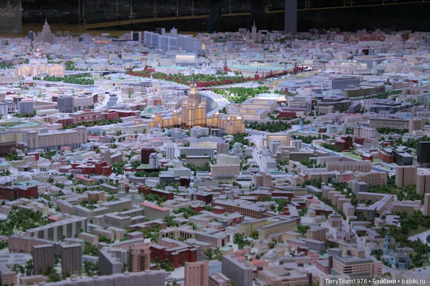 Железный человек: приключеня без брони. Макет Москвы на ВДНХ