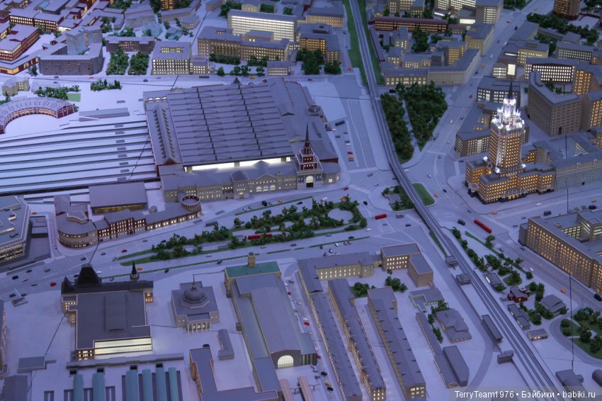 Железный человек: приключеня без брони. Макет Москвы на ВДНХ