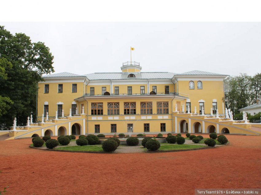 Русский дом ярославль. Губернаторский дом Ярославль. Ярославль Волжская набережная 23 Ярославский художественный музей. Художественный музей Ярославль. Губернаторский сад Ярославль.