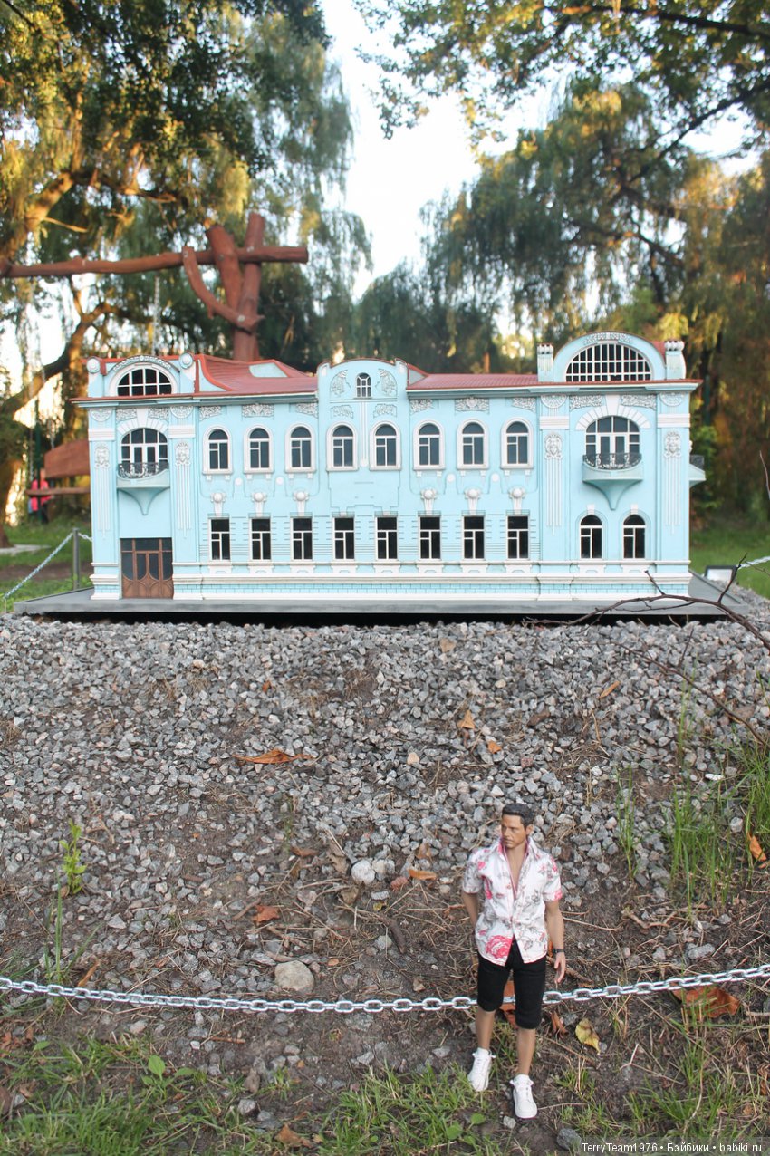 Железный человек: приключеня без брони. Отпуск в Янтарном краю. Южный парк