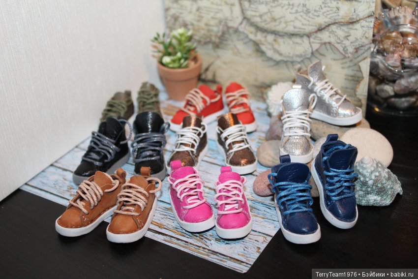 "Это у меня дядя на обувной фабрике работает..."(с)