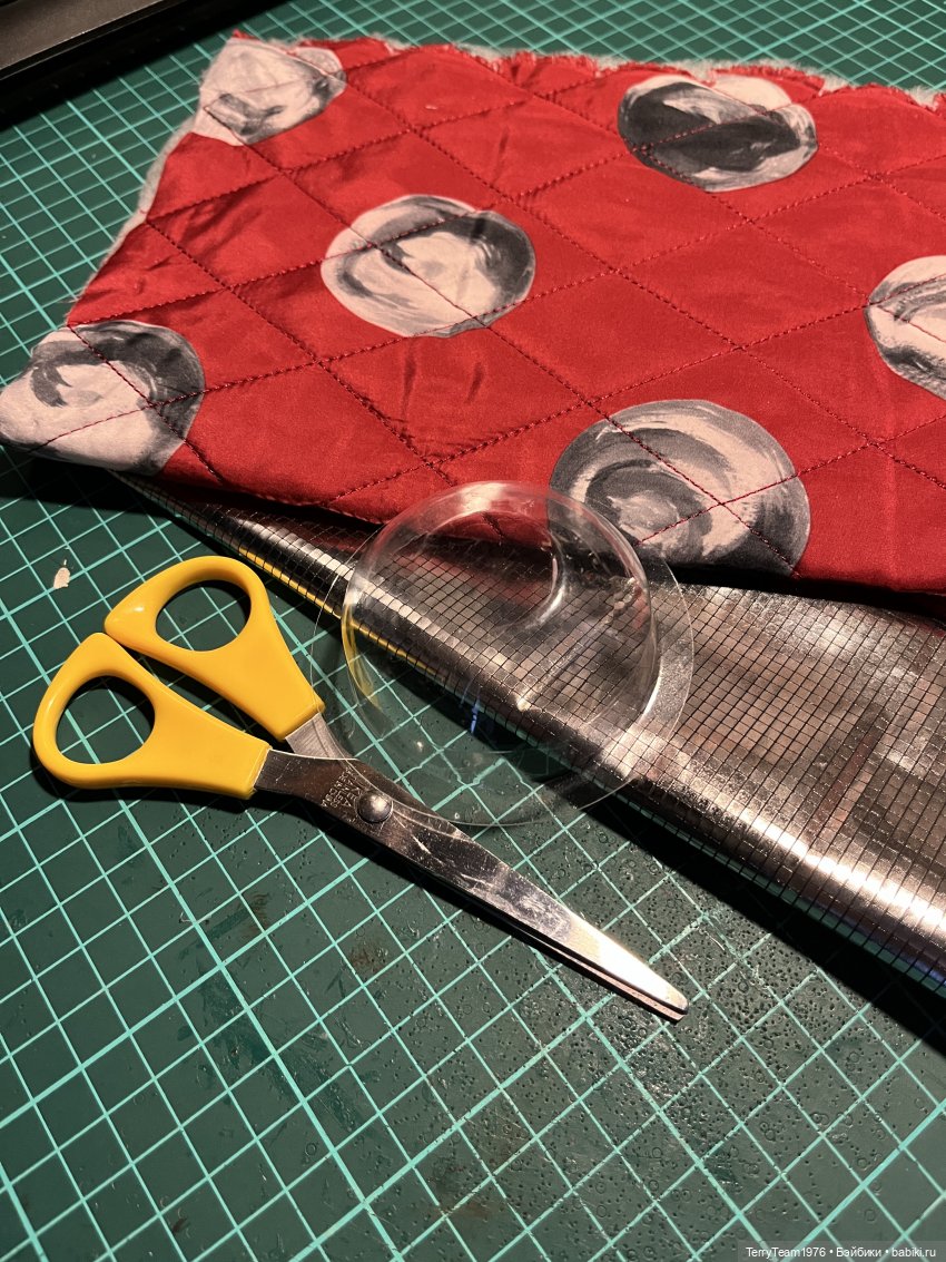 Космический спальник-переноска