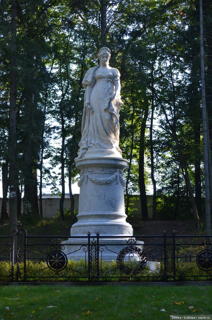 Осенняя прогулка Лины + немного городских зарисовок
