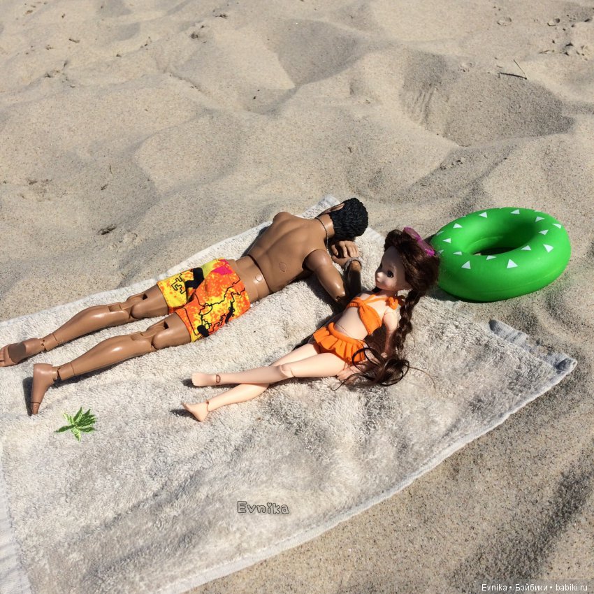 Кусочек нашего лета! Эльза и Хэнк на море