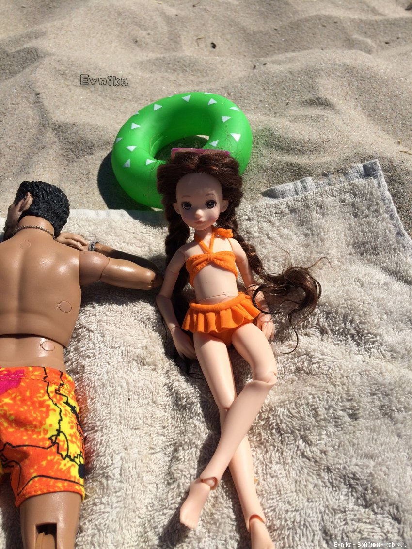 Кусочек нашего лета! Эльза и Хэнк на море