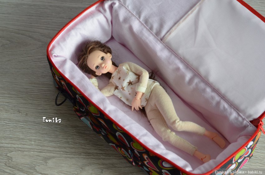 Как Эльза примеряла сумку (фото 3)