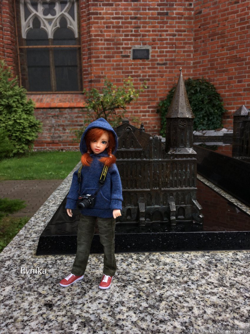 Дождь нам не помеха. Таша и Эльза в Калининграде