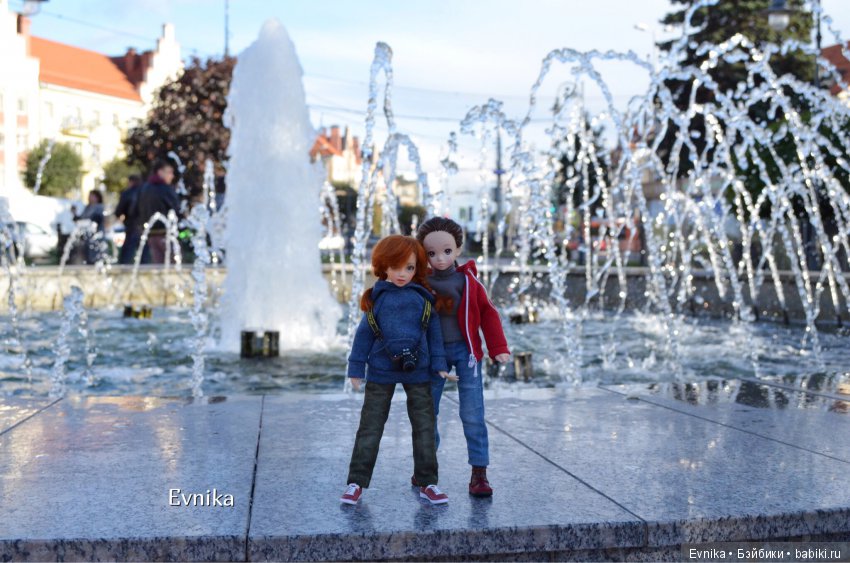 Дождь нам не помеха. Таша и Эльза в Калининграде