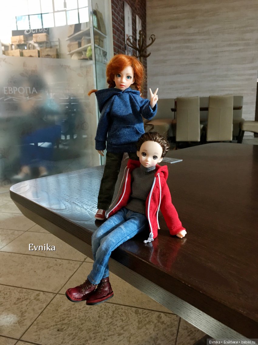 Дождь нам не помеха. Таша и Эльза в Калининграде