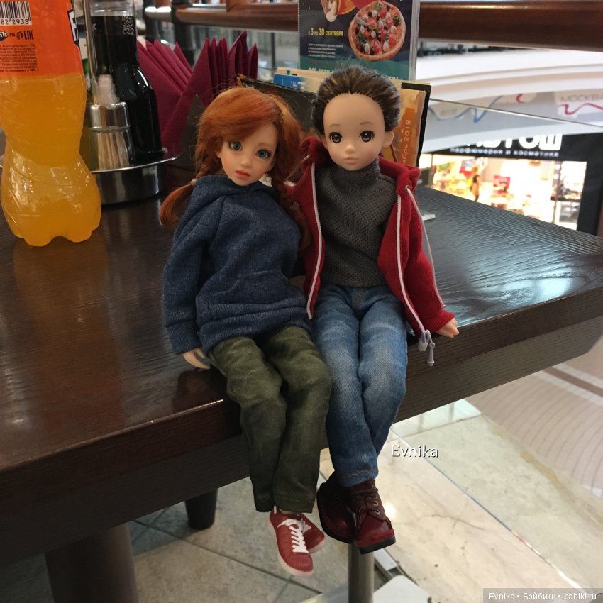 Дождь нам не помеха. Таша и Эльза в Калининграде