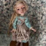 Авторская фарфоровая шарнирная Ягодка Т. Трифоновой