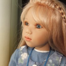 Чем подправить мейк куколке ГДР?