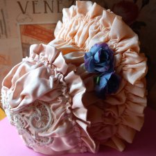 Шляпка боннет из антикварного шелка