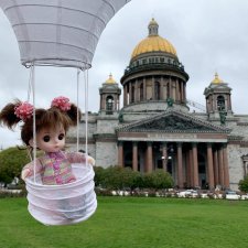 На большом воздушном шаре