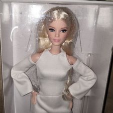 Кукла Barbie Looks #6
