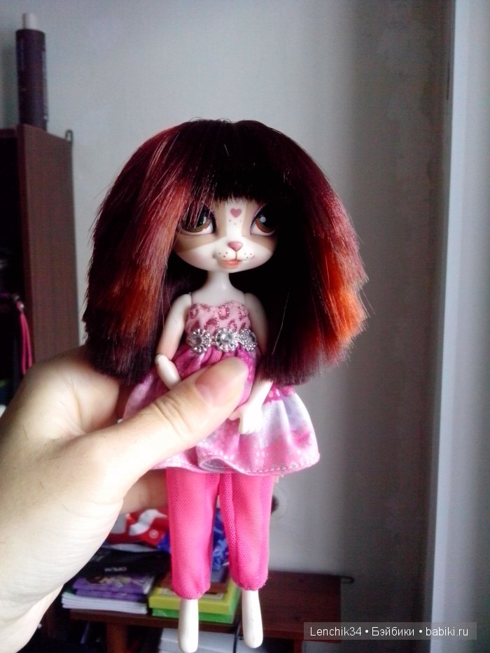 Вот такой он пушистый, можно расчесывать и делать хвостики