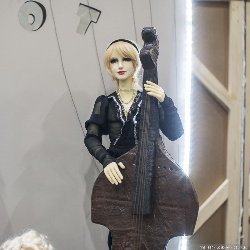 В джазе только девушки