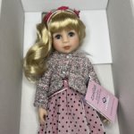 Yella, Stehpuppe (Елла, "Стоячая кукла"), Schildkröt