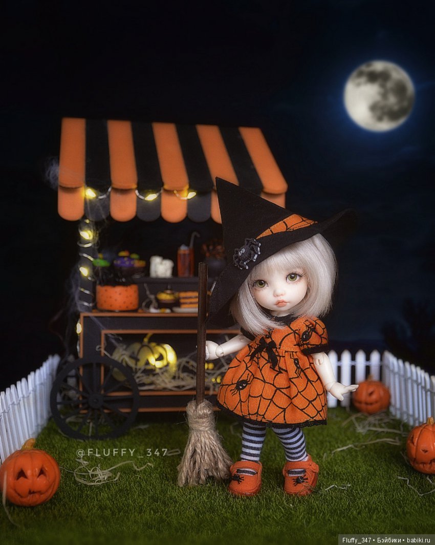 Алиска приготовила угощения на Хэллоуин