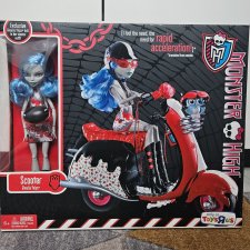 Monster High Гулия Йелпс (Ghoulia Yelps) со скутером