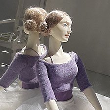 Белый зал для маленькой балерины