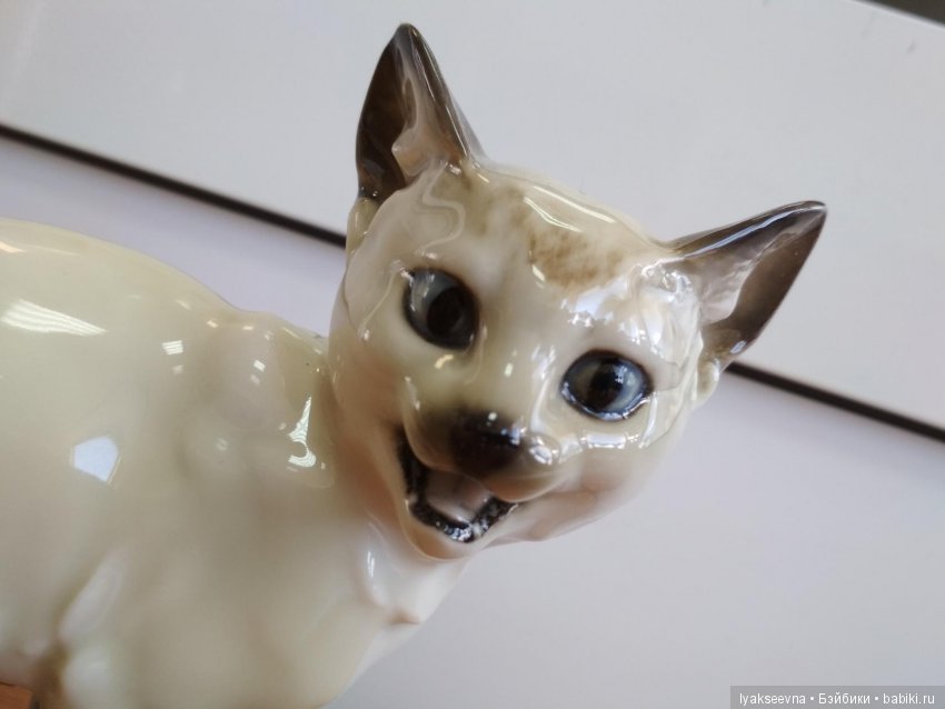 Коты в европейском фарфоре