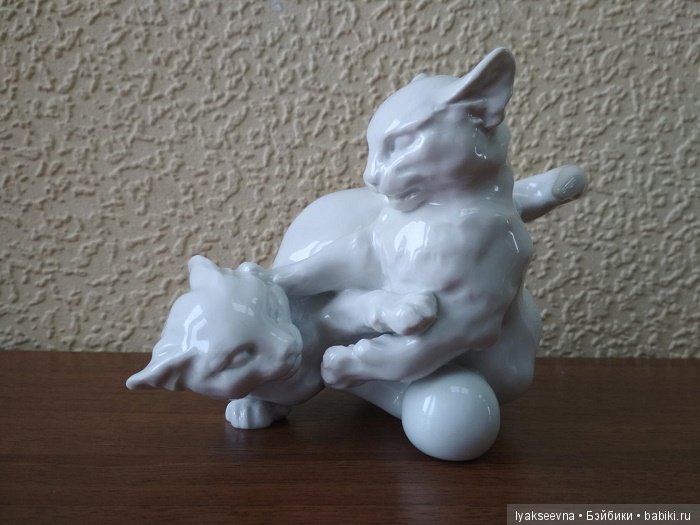 Коты в европейском фарфоре