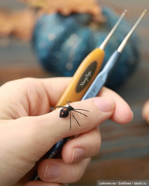 Мини паучки от nansyoops — Авторские украшения и аксессуары для кукол: фото