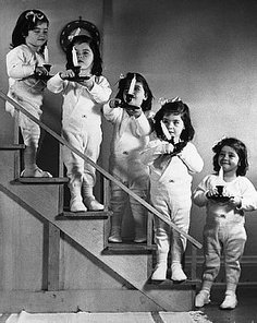 Мадам Александер, пятерняшки DIONNE и Quintland