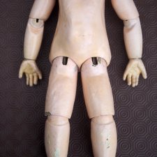 Помогите, пожалуйста, с опознанием тела антикварной куклы