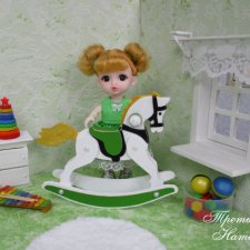 Лошадка-качалка для кукол формата 1/8