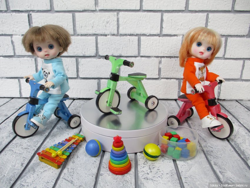 Кукла на велосипеде с собачками JJ8689-2