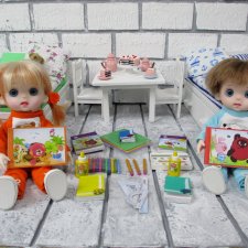 Фото-история "Распаковка" или книжки и канцелярия для кукол 16 см.