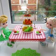 Фрукты для кукол из самодельного холодного фарфора.