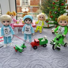 Игрушки и мебель для кукол из картона.