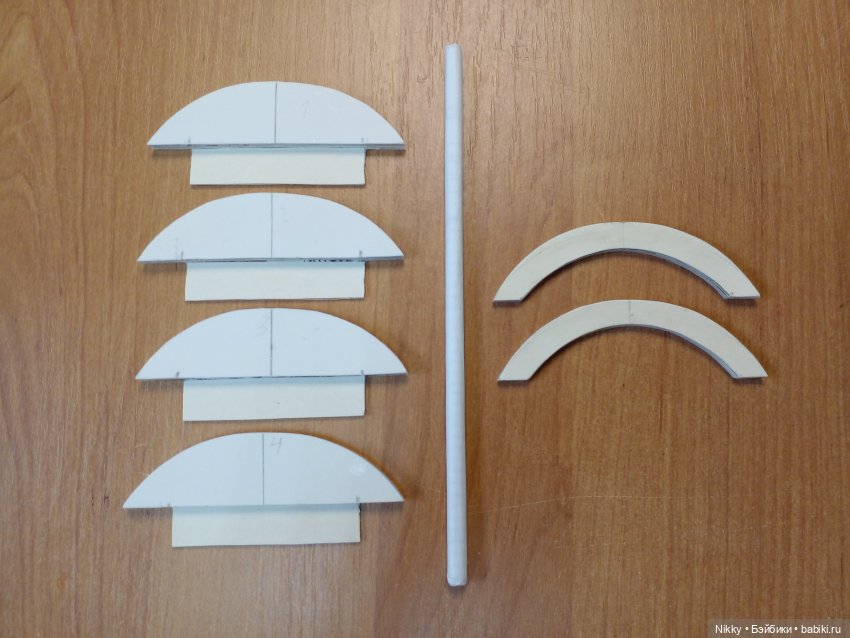 Кукольная стойка для одежды и обуви