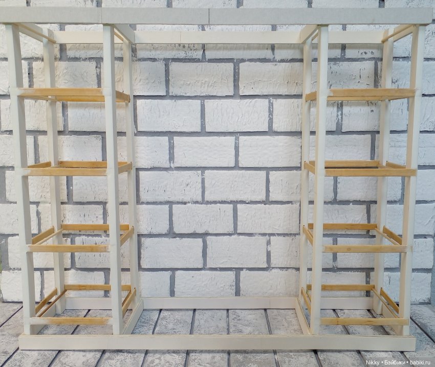 Кукольная стойка для одежды и обуви