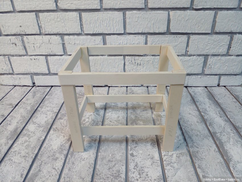 Журнальный столик для бутика (фото 4)