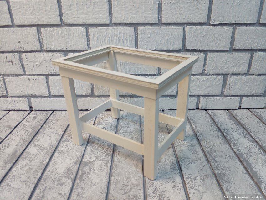 Журнальный столик для бутика (фото 7)