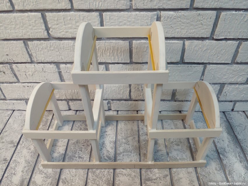 Подставка для цветов в кукольный бутик (фото 8)