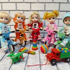 Одежда, обувь, велосипеды и лошадки-качалки для кукол 16 см.