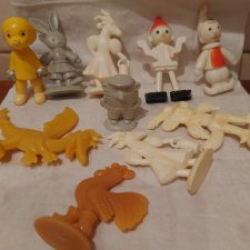 Фигурки из колкого пластика лотом