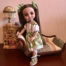 Малышка от Роберта Тоннера в собственной гостиной