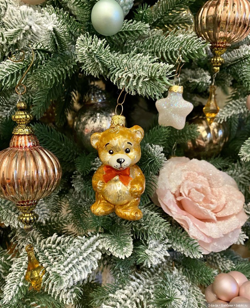 И вот она, нарядная, на праздник к нам пришла